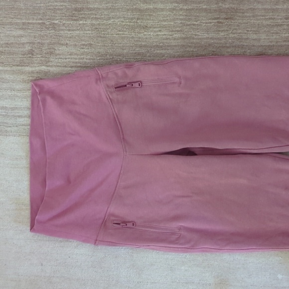 Old Navy XS Maternity Dynamic Fleece Rollover-Waist Joggers - Picture 5 of 6